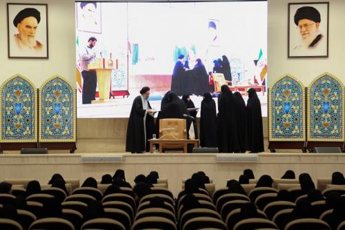 تجلیل از طلاب برگزیده