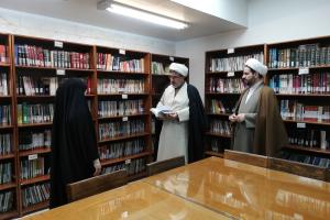 حجت الاسلام برزو -بازدید از کتابخانه اداره مهارتی