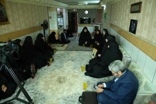 دیدار مدیر جامعه الزهرا با خانواده شهید رحمت الله موسوی (10)