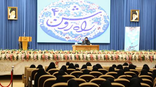 خانم برقعی تالار راه روشن (2)