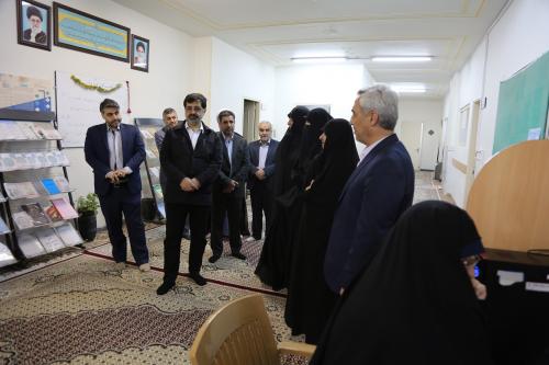 بازدید استاندار از مرکز پاسخ به سوالات (7)