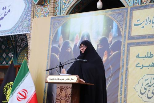 خانم برقعی تریبون