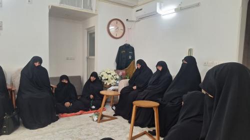 دیدار مدیر جامعه الزهرا با خانواده شهید جانقربان5