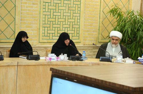 خانم برقعی  (2)