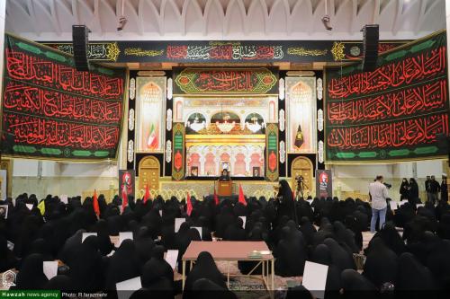 مراسم گرامیداشت امام شهید در حرم بانوی کرامت (15)