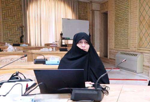 خانم نیک زاد