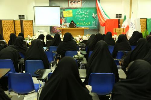 خانم برقعی ۴